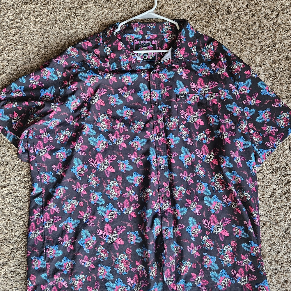 Retro Rifle Skull And Drinks - Floral Graphic Shirt